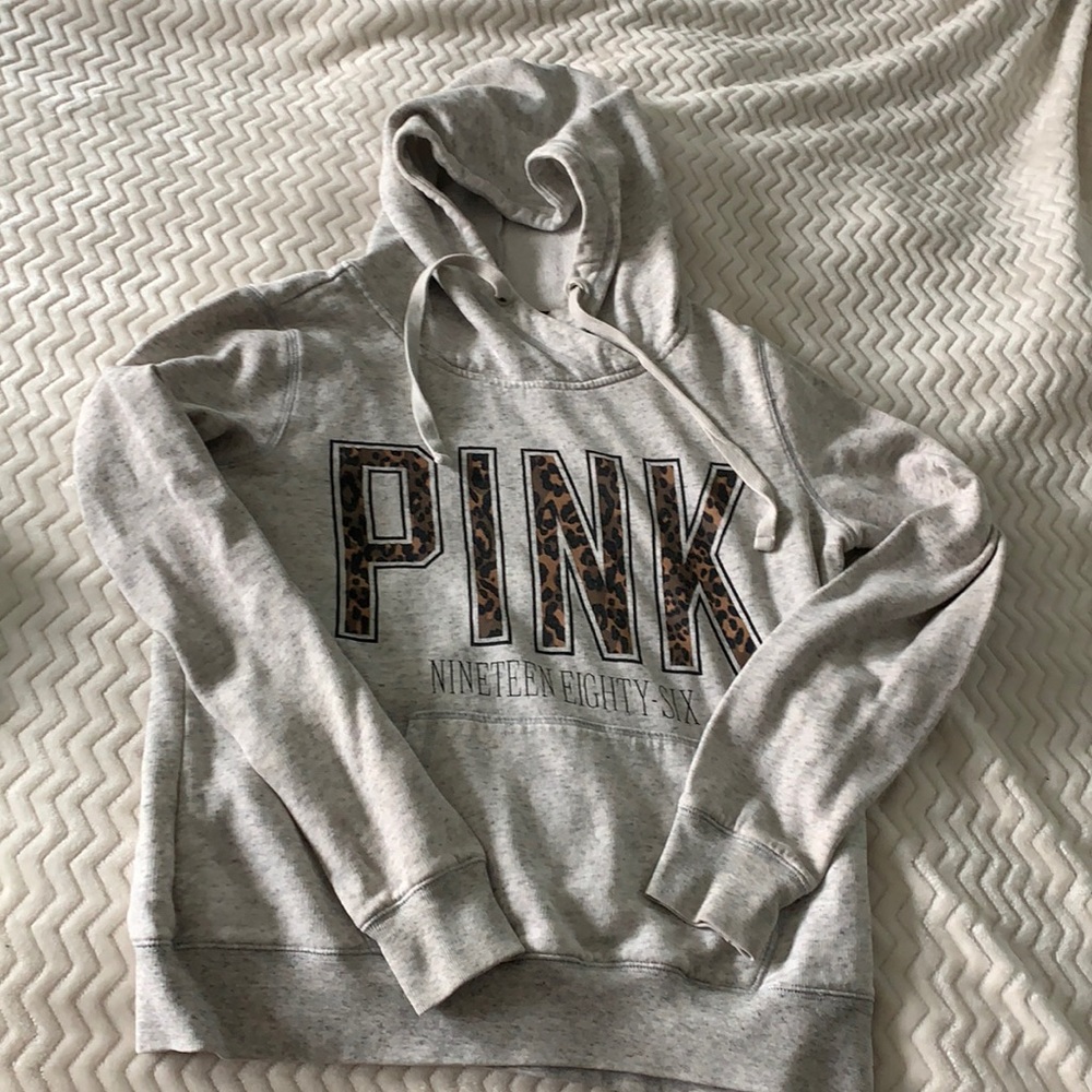 Women’s sweatshirt with leopard pink script